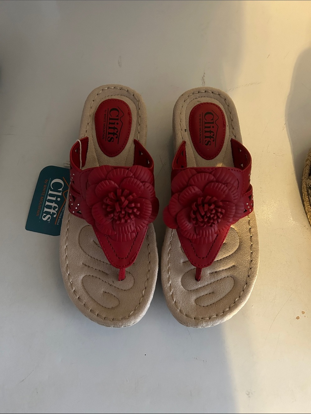 White Mountain Red Floral Toe-Post Sandals